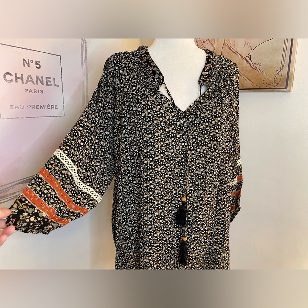 Mason & Belle 3/4 Sleeves Blouse with Tassel Detail Black with Flowers Size 2X - Picture 6 of 16